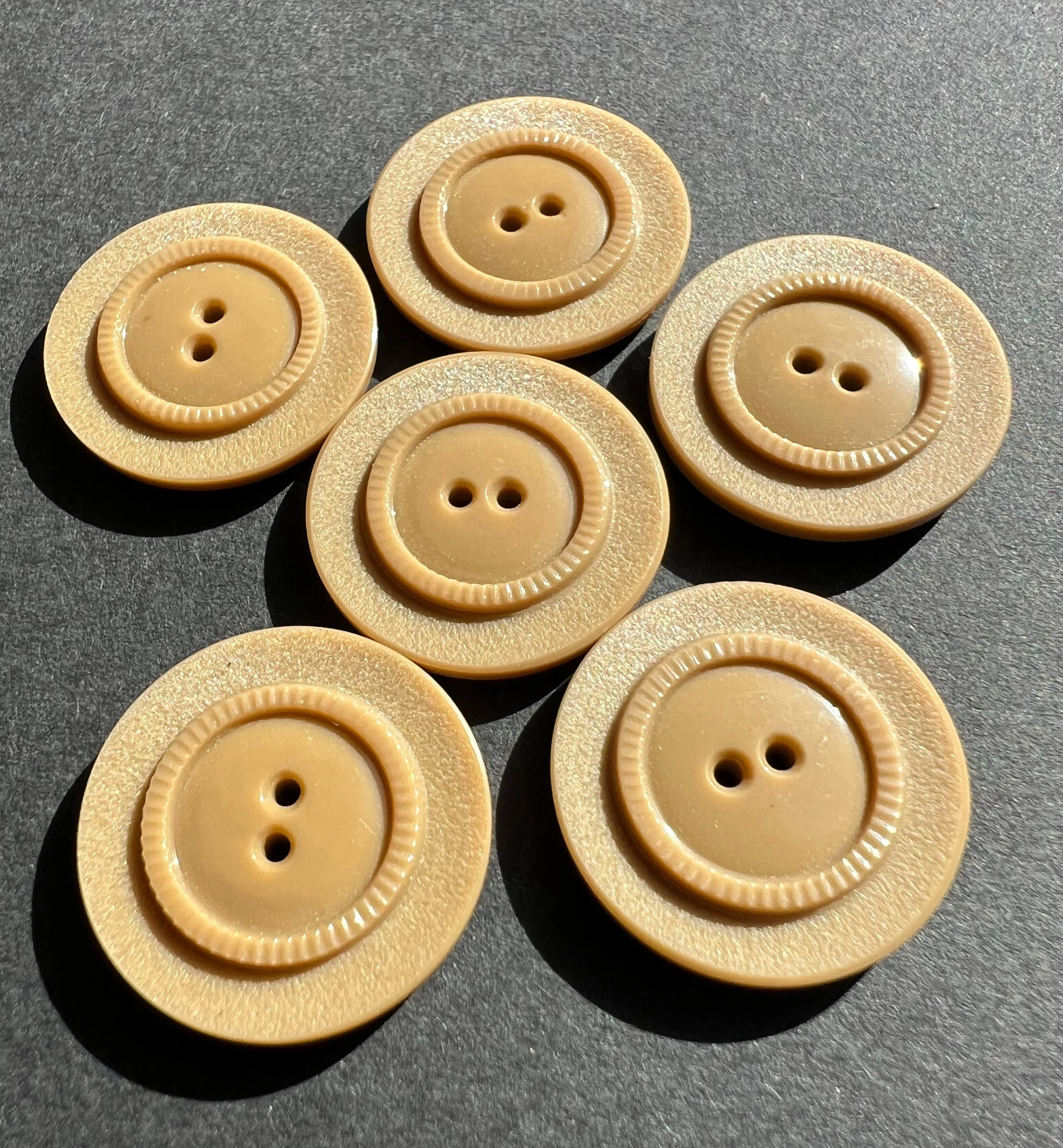 6 Cafe au Lait Vintage 2.2cm Buttons