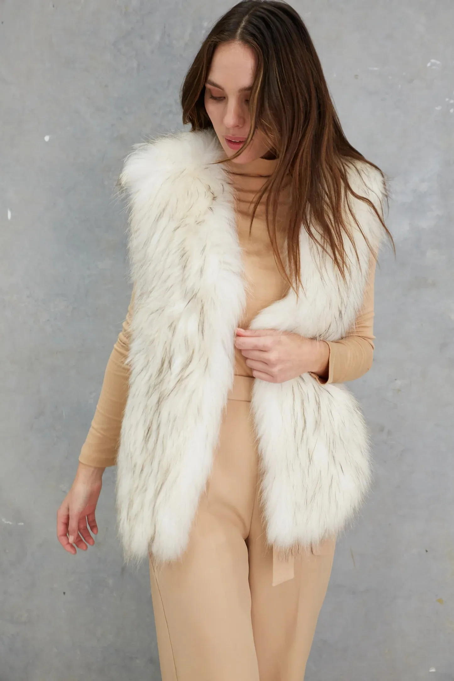 Neesa Raccoon Vest - White Cloud