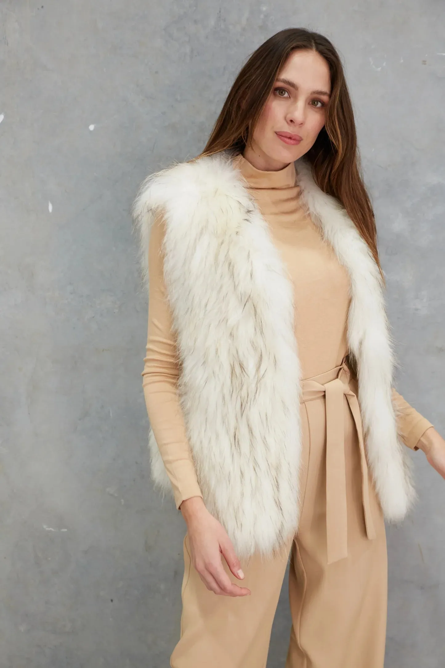 Neesa Raccoon Vest - White Cloud